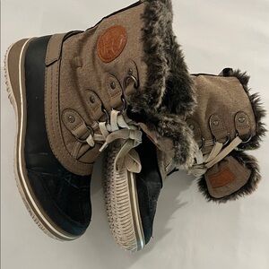 Kuiper waterproof sand and black Winter Boots, lace up with  Faux Fur Trim